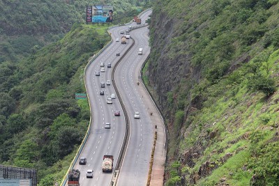 Three die in Mumbai-Pune Highway as tanker hits car, overturns