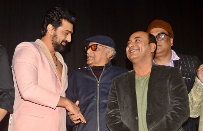 In Images: Premiere of Dev's 'Pradhan' in Kolkata