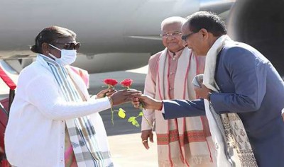 Droupadi Murmu arrives in Madhya Pradesh for 17th Pravasi Bharatiya Divas Convention