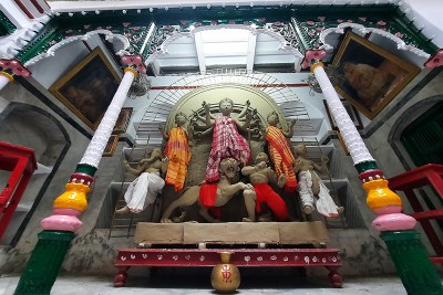 A walkthrough of Kolkata's bonedi barir pujo preparations