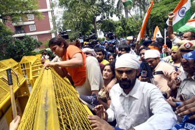 Wrestlers protesting against BJP MP Brij Bhushan Singh detained as they attempt to march toward new Parliament building