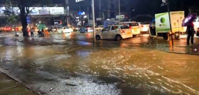 Heavy rains lash parts of Bengaluru, 14 flights diverted, roads waterlogged