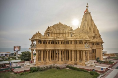 Mukesh Ambani visits Somnath Temple on Maha Shivratri, offers Rs 1.51 cr to temple trust