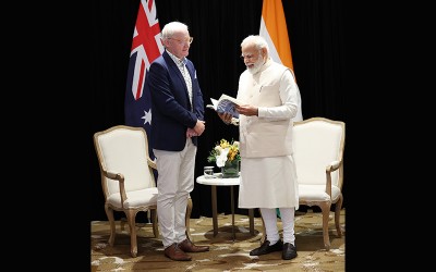 Indian PM Narendra Modi meets prominent personalities in Sydney