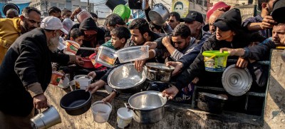 Gaza conflict: Starvation must never be allowed to happen, says UN rights chief