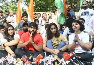 Wrestlers' Protest: Bajrang Punia, Sakshee Malikkh meet Union Sports Minister Anurag Thakur