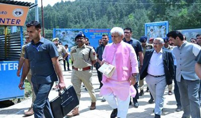 LG reviews arrangements for Amarnath pilgrim at Nunwan Base camp in Pahalgam