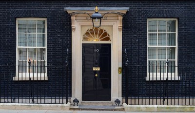 UK: Car crashes into Downing Street gates, police arrest 1