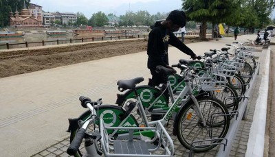 Srinagar introduces e-cycles to transform urban transportation and reduce carbon emissions