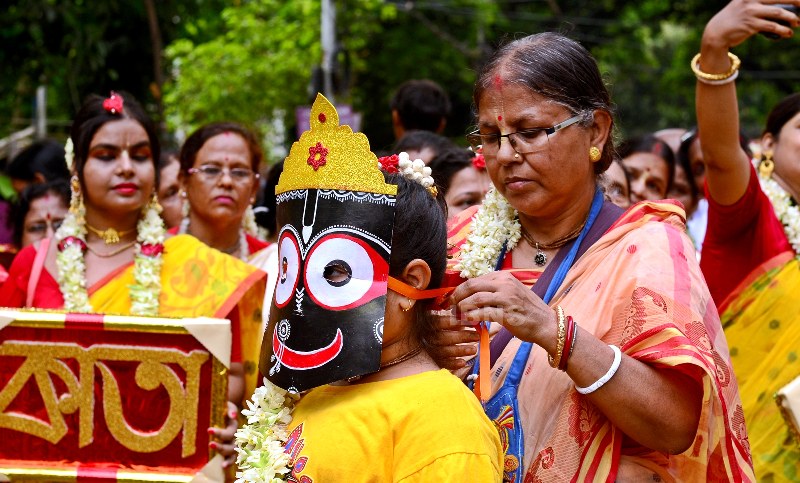 Bengal CM Mamata Banerjee joins ISKCON Ratha Yatra in Kolkata