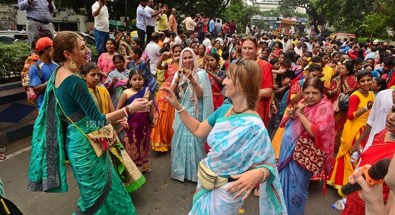 Bengal CM Mamata Banerjee joins ISKCON Ratha Yatra in Kolkata