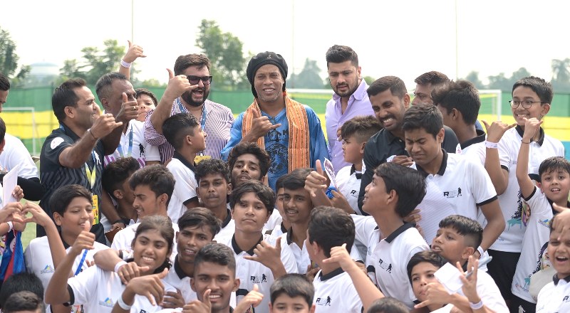 Ronaldinho in Kolkata amid Durga Puja festivities