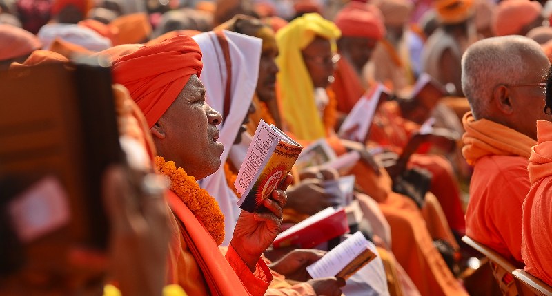 Over one lakh people chant Bhagavad Gita verses in Kolkata's Brigade Parade Ground