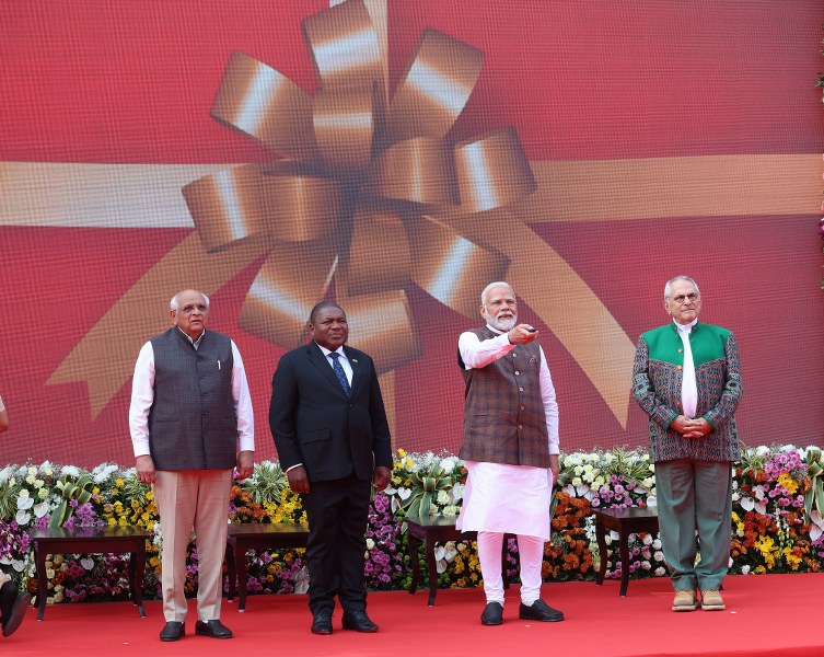 PM Modi visits Vibrant Gujarat trade show