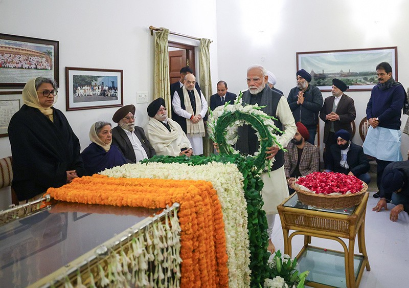 In images: PM Modi pays last respect to Manmohan Singh