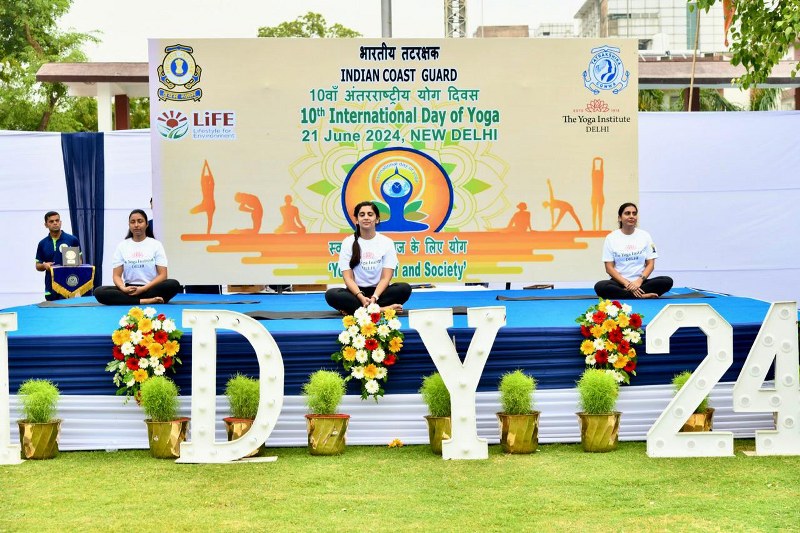 Slideshow: Air Force, Navy celebrate 10th International Day of Yoga