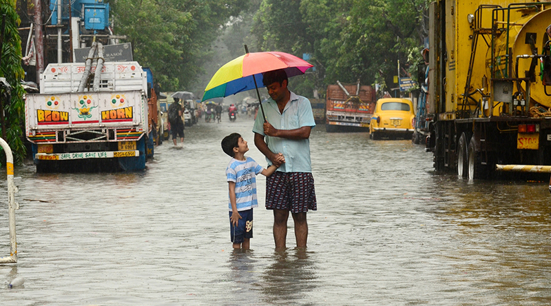 Cyclone Dana: Heavy rains lash Kolkata, widespread waterlogging reported from several areas