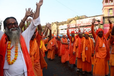 Sadhus hit Kolkata streets in protest against Mamata Banerjee's attack on Kartik Maharaj