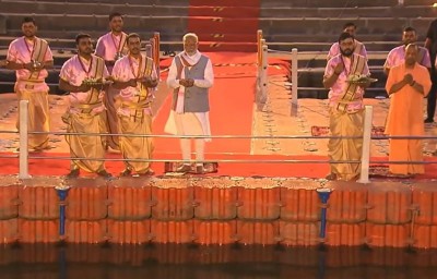 PM Modi performs Ganga aarti in Varanasi on his first visit since LS polls victory