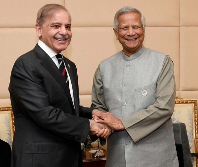 Issues related to 1971 war should be settled, Muhammad Yunus tells Pakistani PM Shehbaz Sharif 