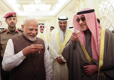 Narendra Modi arrives in Kuwait, hopes to see his visit strengthening friendship between two nations