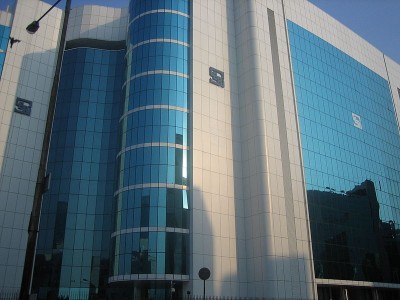 A section of SEBI staff protest outside Mumbai headquarters, demand chairperson Madhabi Buch's resignation