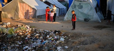 10,000 people feared buried under the rubble in Gaza, says UN humanitarian