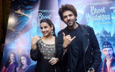 Kartik Aaryan, Vidya Balan promote Bhool Bhulaiyaa 3 in Kolkata