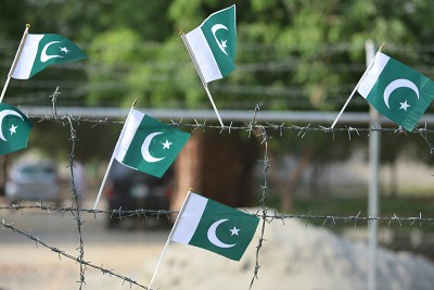 Students in Gilgit-Baltistan block roads protesting against unavailability of power at university in PoK