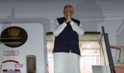 Indian PM Narendra Modi emplanes for India after completing US visit