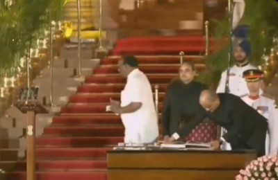 Netizens spot 'strange animal' strolling in Rashtrapati Bhavan during Narendra Modi's oath-taking ceremony, video goes viral