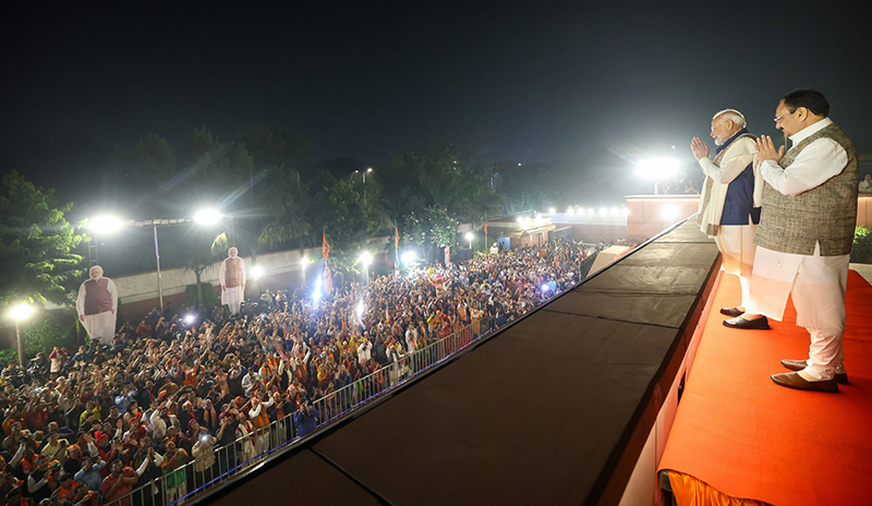 In Images: Modi thanks BJP workers for Maharashtra victory