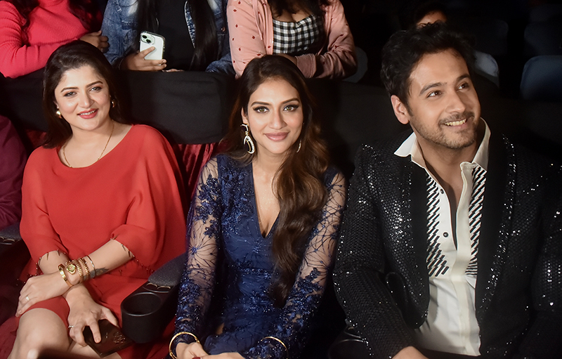 In Images: Yash-Nussrat's Sentimentaaal premiere in Kolkata