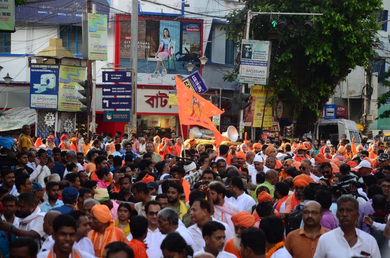 Sadhus hit streets in Kolkata against Mamata remark on Kartik Maharaja