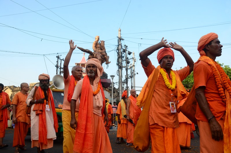 Sadhus hit streets in Kolkata against Mamata remark on Kartik Maharaja