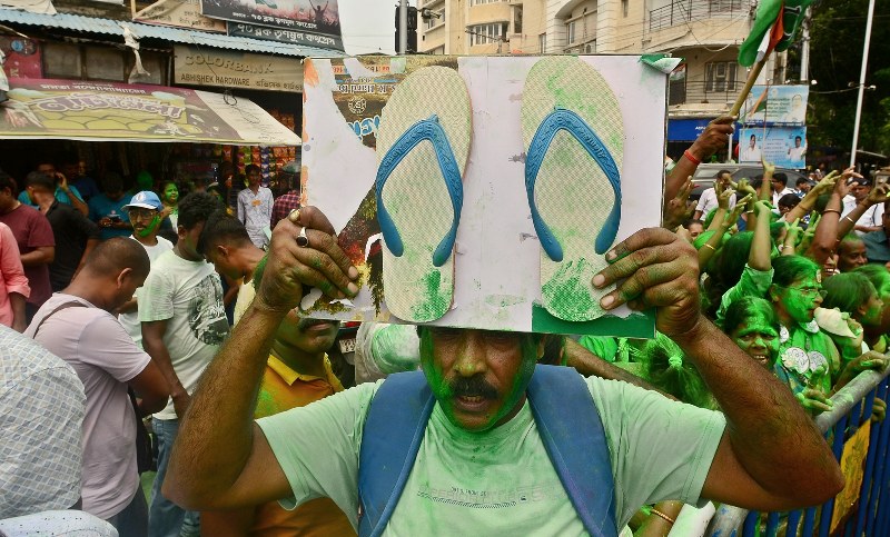 TMC celebrates win in Lok Sabha polls in Bengal