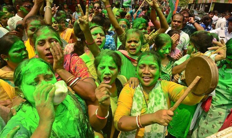 TMC celebrates win in Lok Sabha polls in Bengal