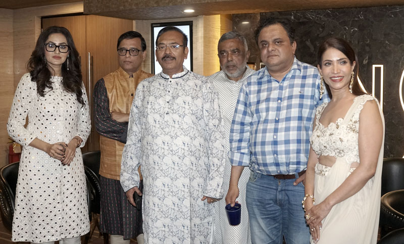 Premiere of Raajhorshee De's Sada Ronger Prithibi in Kolkata