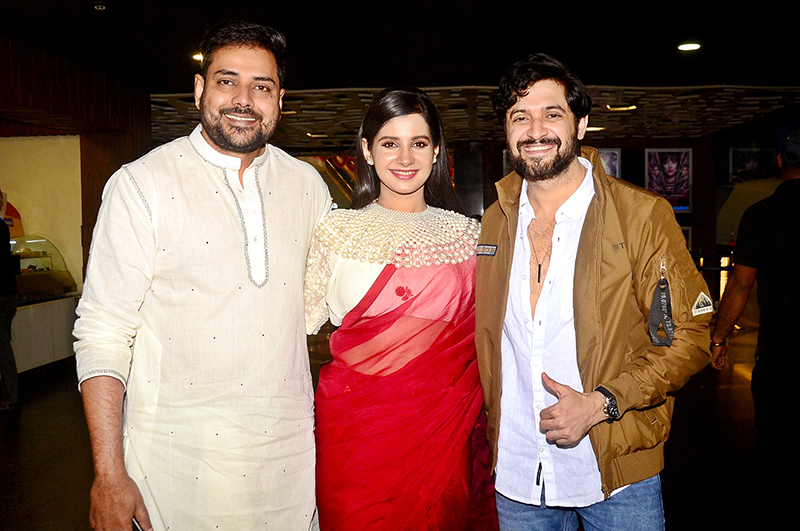 Premiere night of Vikram Chatterjee, Angana Roy starrer Pariah