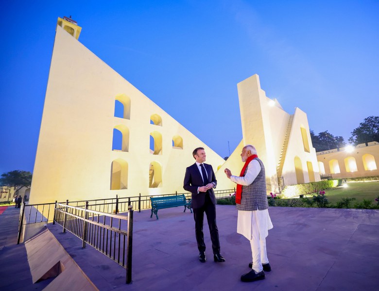 PM Modi, French President Macron participate in Jaipur roadshow