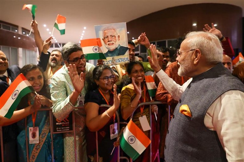 Indian Community welcomes PM Modi at Rio de Janeiro