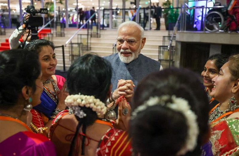 Indian Community welcomes PM Modi at Rio de Janeiro