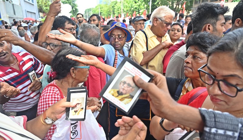 Red Salute: Snapshots of the last journey of Buddhadeb Bhattacharjee