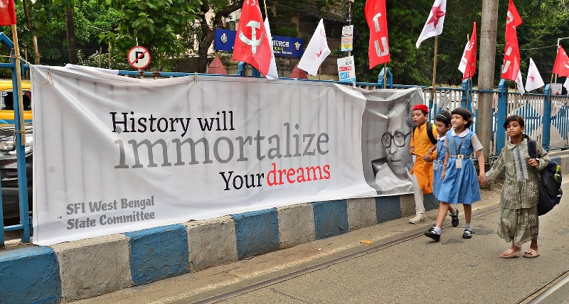 Red Salute: Snapshots of the last journey of Buddhadeb Bhattacharjee