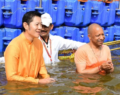 Maha Kumbh: Yogi and Bhutanese King take sacred dip