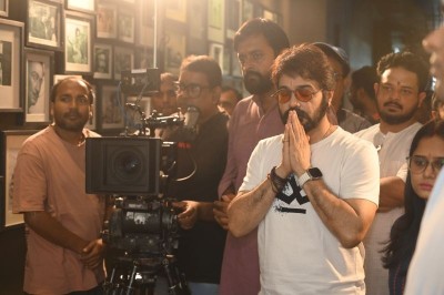 Prosenjit Chatterjee returns as Kakababu in Chandrasish Ray's Vijaynagar'er Hirey