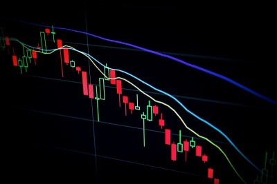 Indian Market bleeds red: Sensex down by over 1300 points, Nifty crashes by 401.55