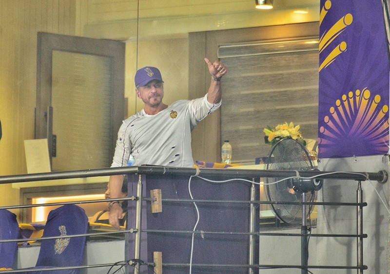 In Images: SRK at Eden Gardens for KKR match against PBKS
