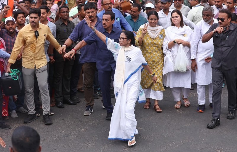 In images: Mamata Banerjee’s final campaign blitz from South Kolkata's Jadavpur to Gopal Nagar ahead of April 29 polls