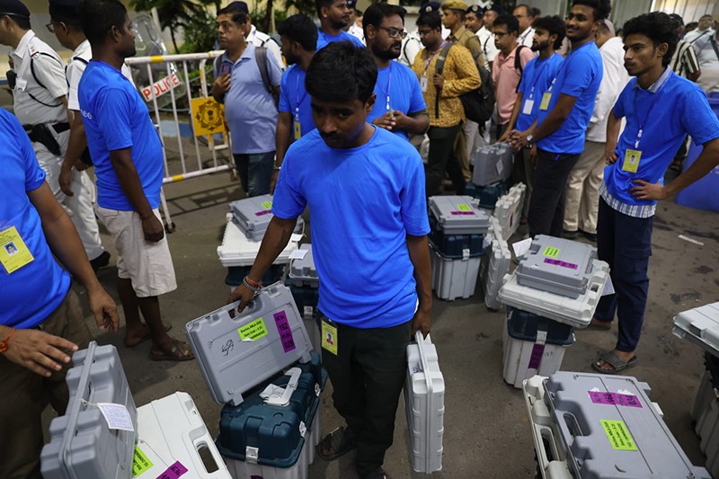 In Images: Poll preparedness peaks as VVPAT machines reach Kolkata centres ahead of final Bengal voting phase